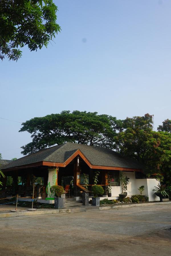 Floating Sanctuary Resort Powered By Cocotel Bulacan Luaran gambar
