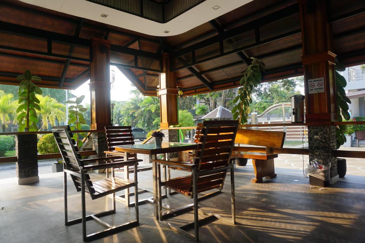Floating Sanctuary Resort Powered By Cocotel Bulacan Luaran gambar