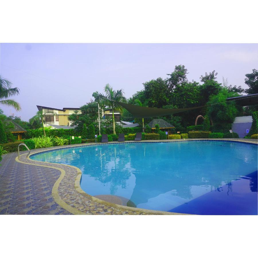 Floating Sanctuary Resort Powered By Cocotel Bulacan Luaran gambar