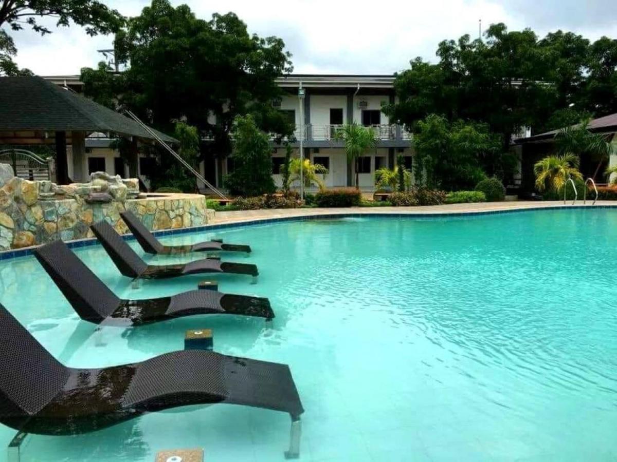 Floating Sanctuary Resort Powered By Cocotel Bulacan Luaran gambar
