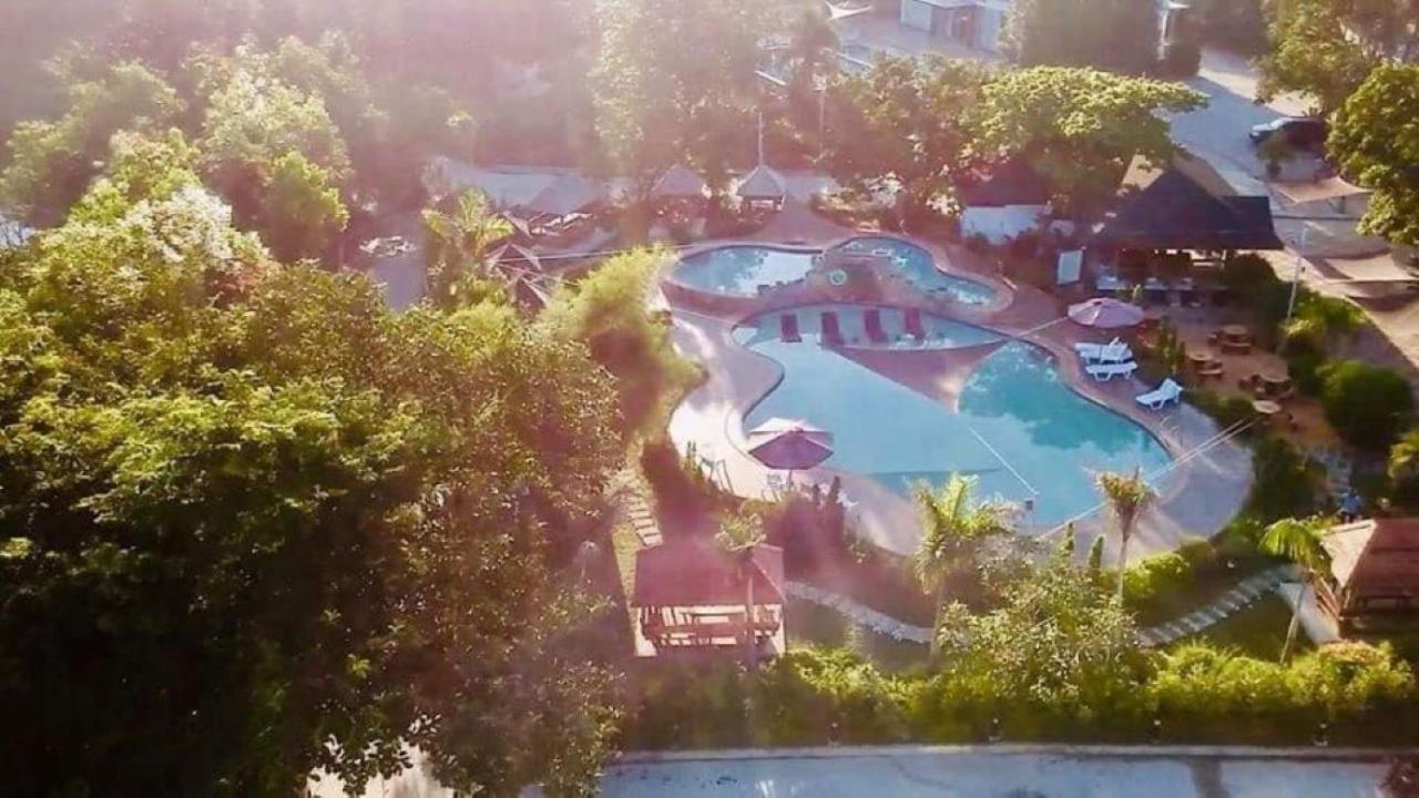 Floating Sanctuary Resort Powered By Cocotel Bulacan Luaran gambar